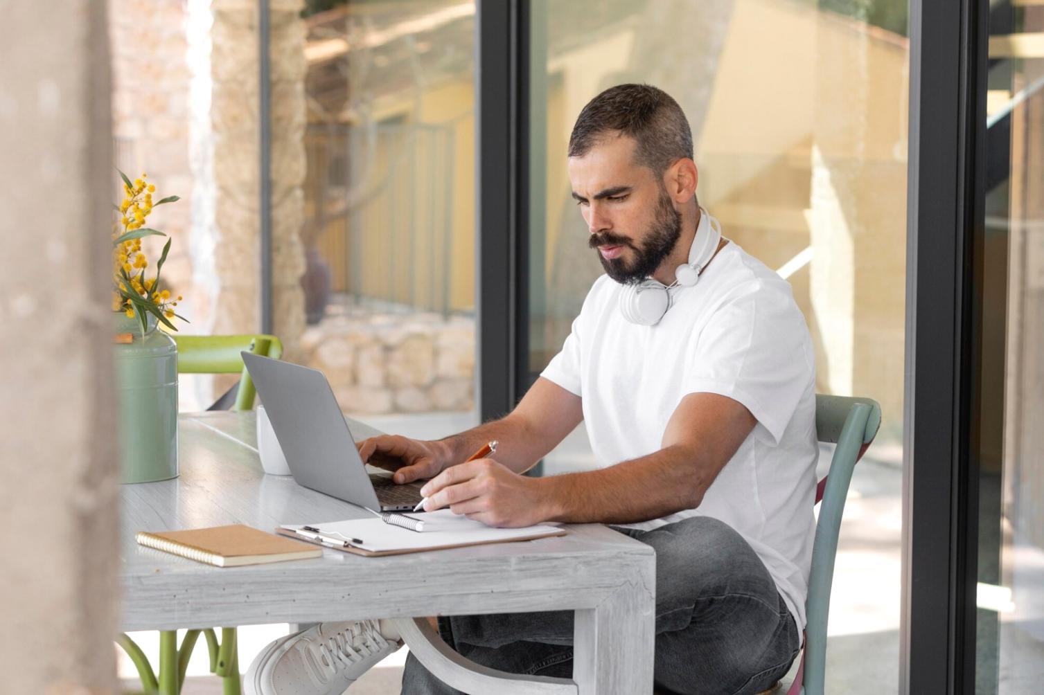 Team member analyzing e-commerce data and search patterns